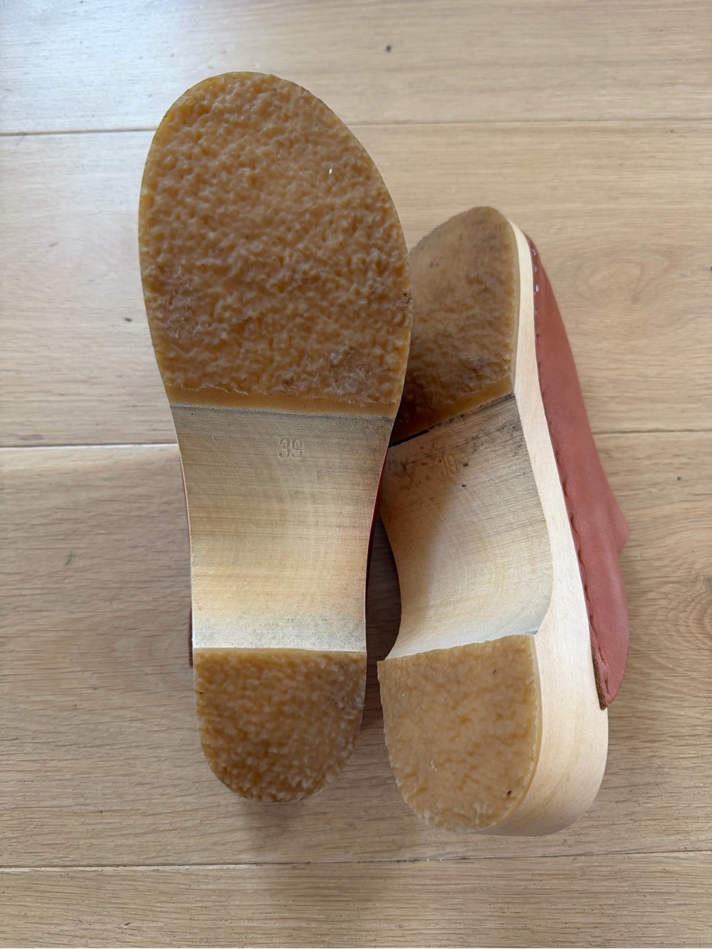Bryr Worker Clogs in Whiskey - Picture 4 of 9